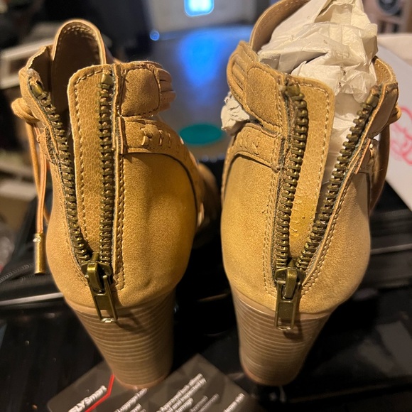 Lace Up, Zip Back Heels - Picture 3 of 4